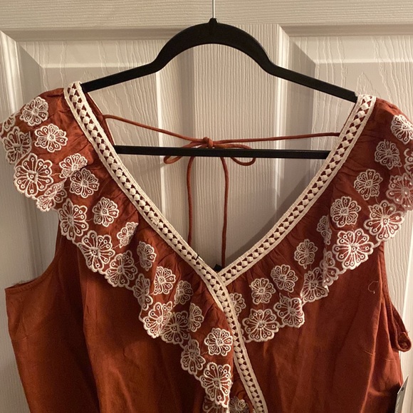 Broadway 38 Embroidered Ruffle Sleeveless Top Smocked Waist Dark Caramel Sz 2X - Picture 2 of 11
